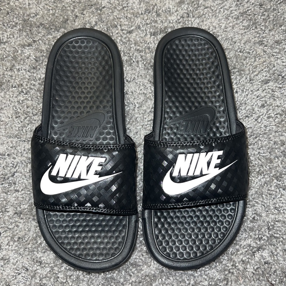 nike slides - black